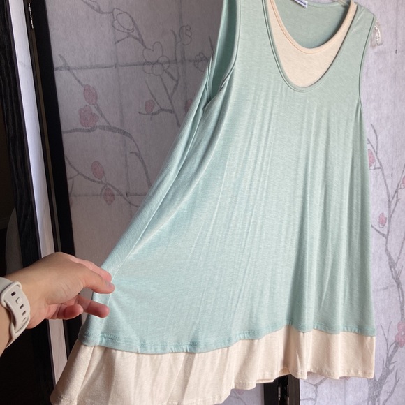 Pastel coloured swingy tunic top in size S - Picture 2 of 5